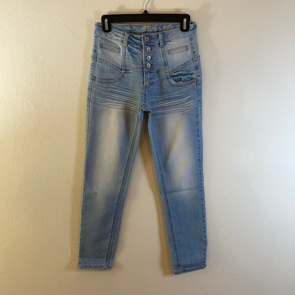High waisted denim capris
